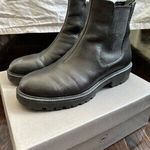 Vagabond Kenova Lug Chelsea Boot